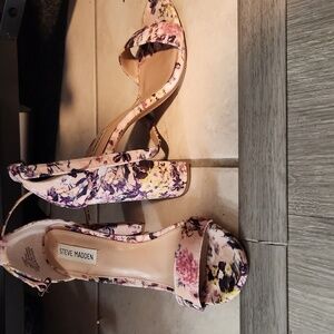 Steve madden pink floral block heel